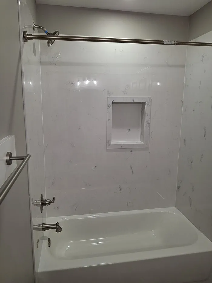 3 bed, 2.0 bath, 1333 sqft, $1,800 — Photo 2