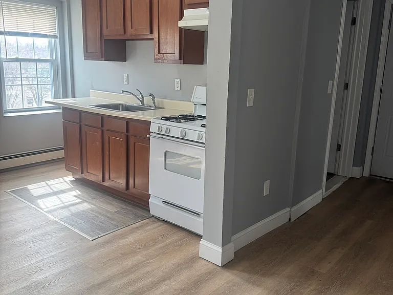 77 N Walnut St #2 — Photo 3