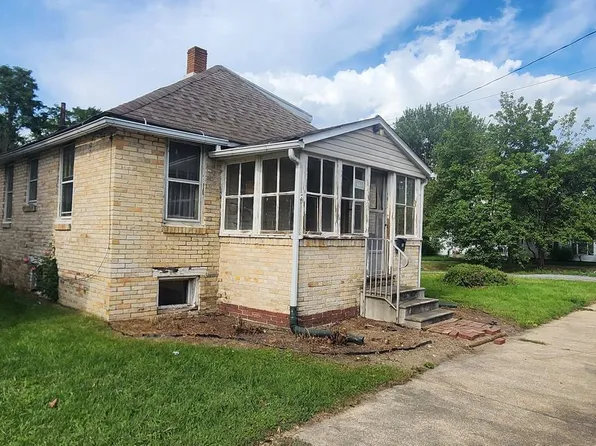 33 E Pine St, Mount Holly Springs, PA 17065