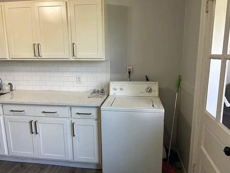 35 Wayne Ave #1 — Photo 18