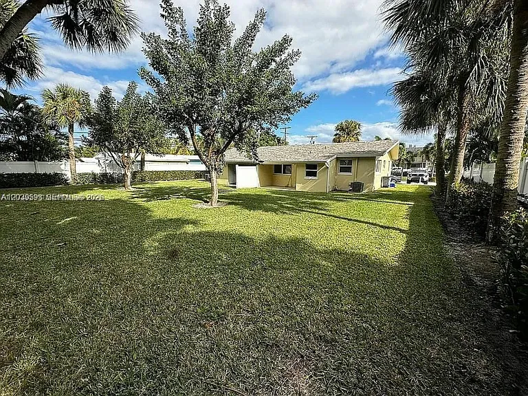 323 Northlake Dr #325 — Photo 8