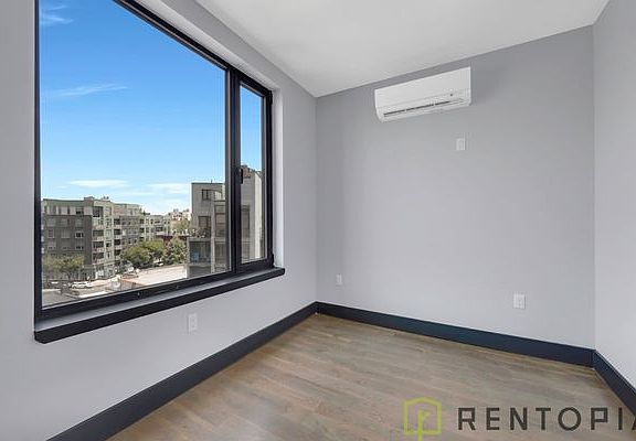 5th image of 475 Grand St #207