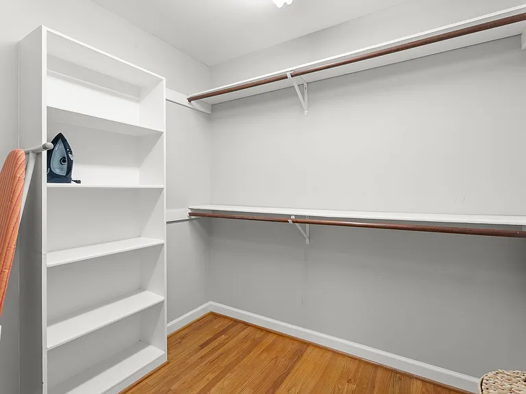 1011 New Chester Ct — Photo 36