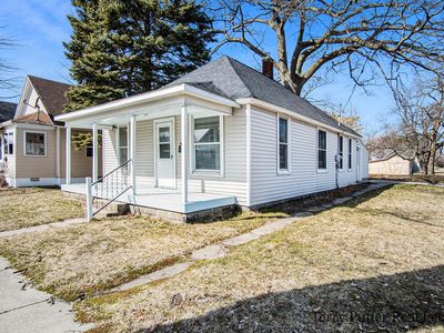 686 W Larch Ave, Muskegon, MI, 49441