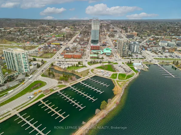 39 Mary St #2201, Barrie, ON L4N 1S9