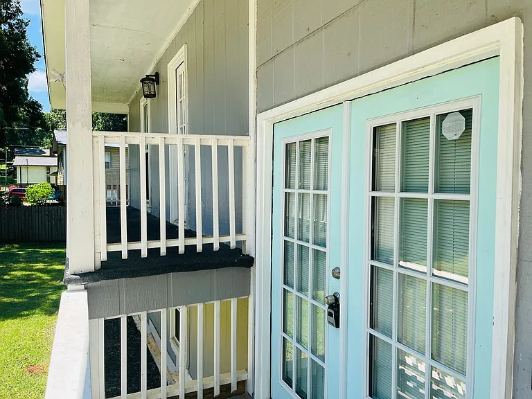 147 N Lake Dr — Photo 5