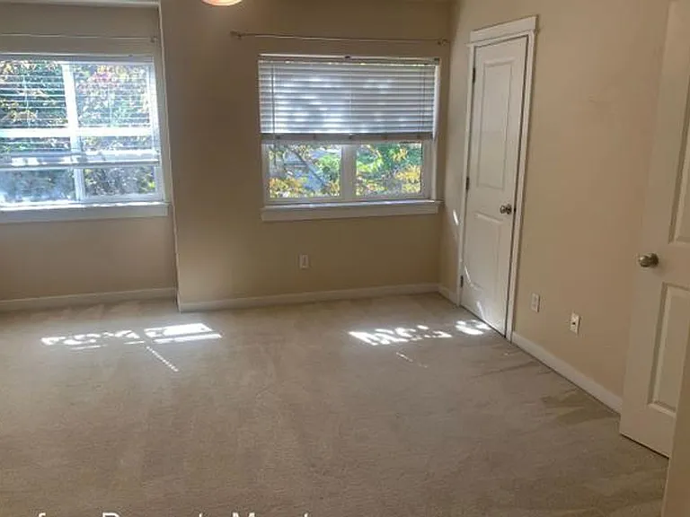 8628 SE 9th Ave #12 — Photo 9