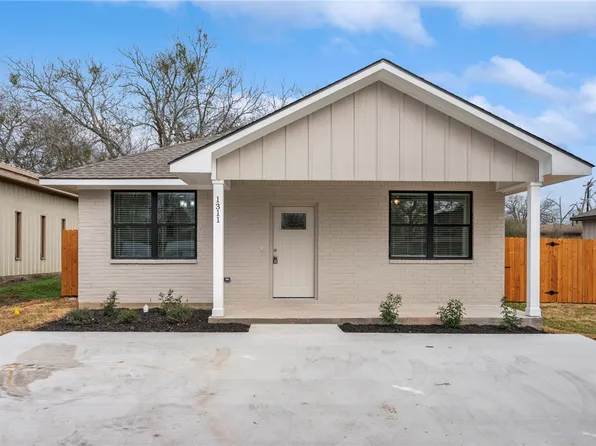 1311 Suncrest St, Bryan, TX 77803