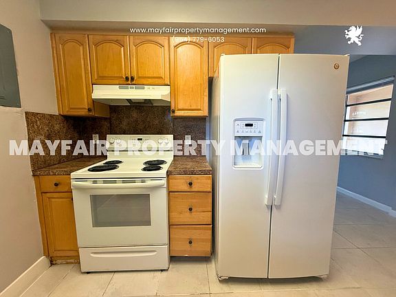 3rd image of 1204 Chateau Park Dr