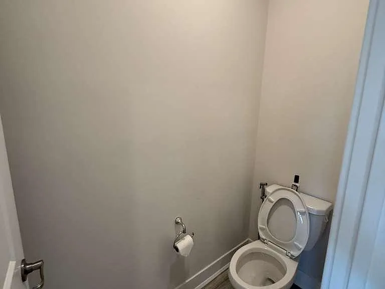 704 Peony Ln — Photo 8