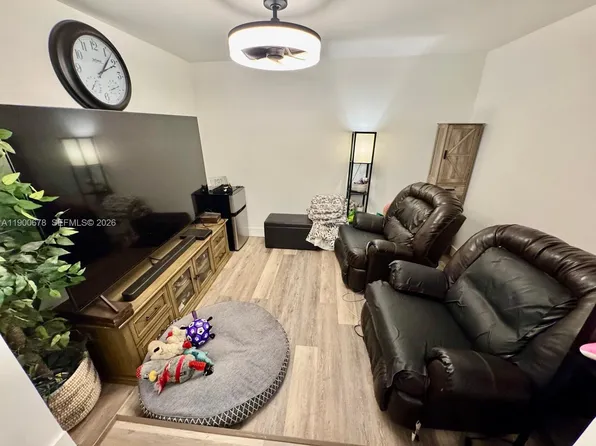 2626 Garfield St, Hollywood, FL 33020