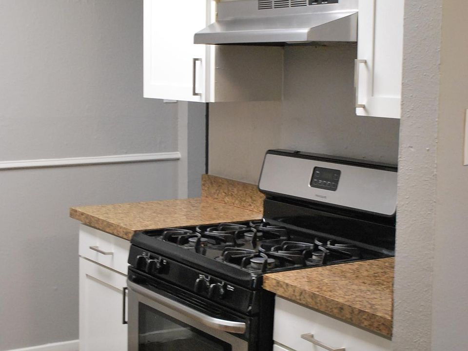 1st image of 2200 W Lowden St #15
