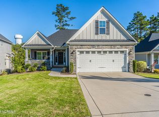 210 Sundew Ct, Southern Pines, NC 28387