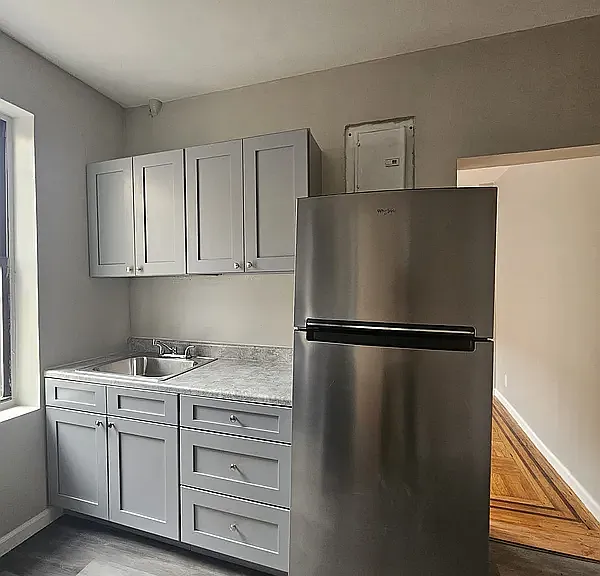 32-52 41st St #4C — Photo 2