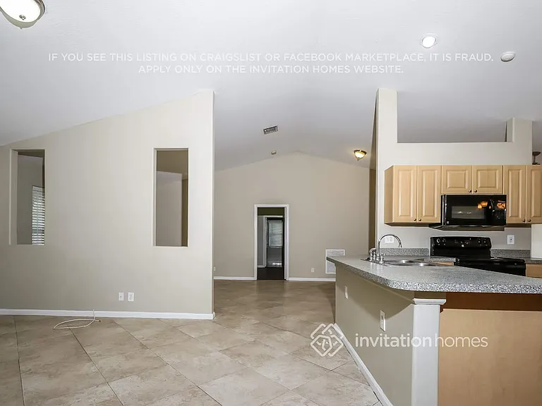 1891 Tulip Ln — Photo 7