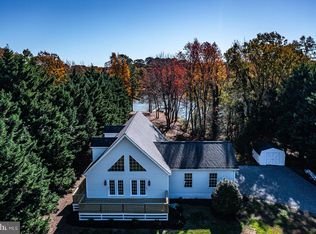 532 Twin Harbor Rd, Reedville, VA 22539