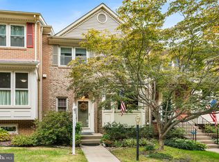 9007 Golden Sunset Ln, Springfield, VA 22153