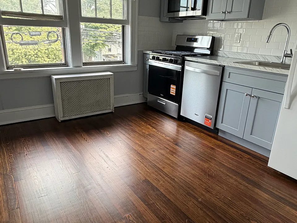 126 Jones Ave #2