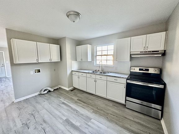 3rd image of 1304 Queen Ann St