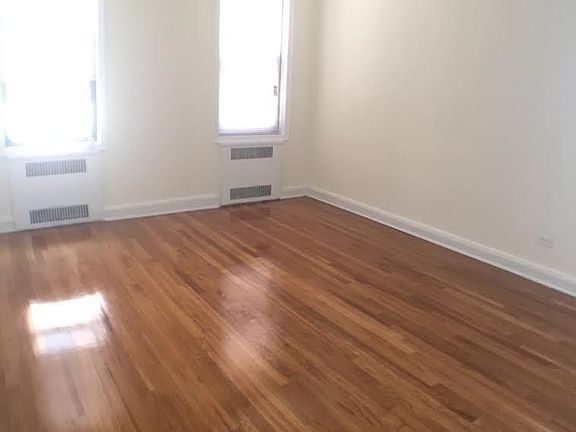 5th image of 2160 E 17th St #3