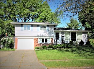 1302 Abington Pl, North Tonawanda, NY 14120