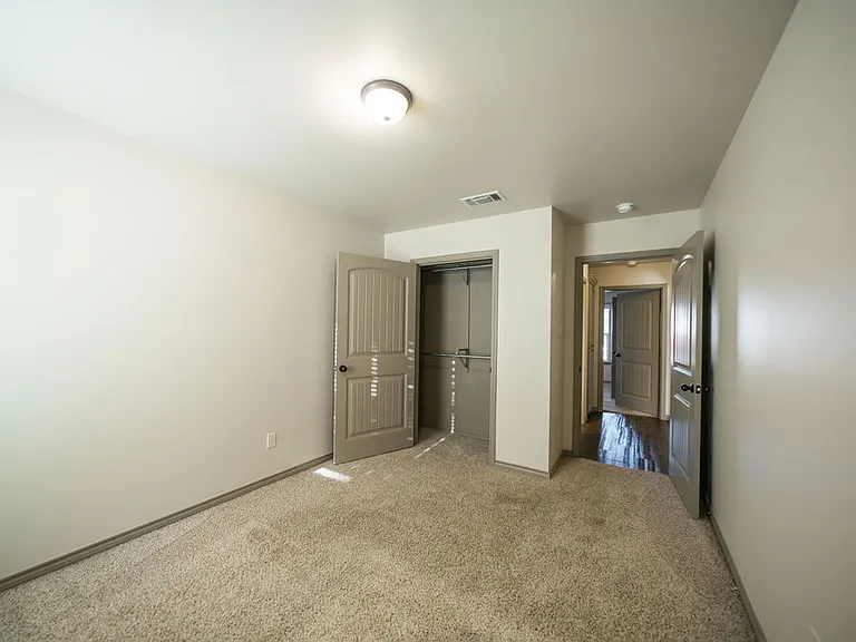 7904 Avenue L — Photo 11