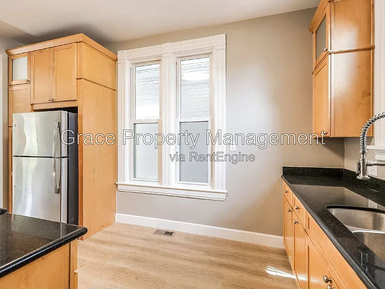 429 S Pearl St — Photo 7