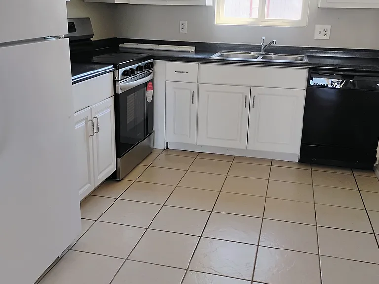 1710 E 5th Ave #202 — Photo 12