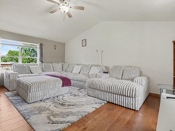 5th image of 1524 Tall Grass Prairie Dr
