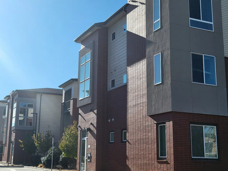 14331 E Tennessee Ave #304