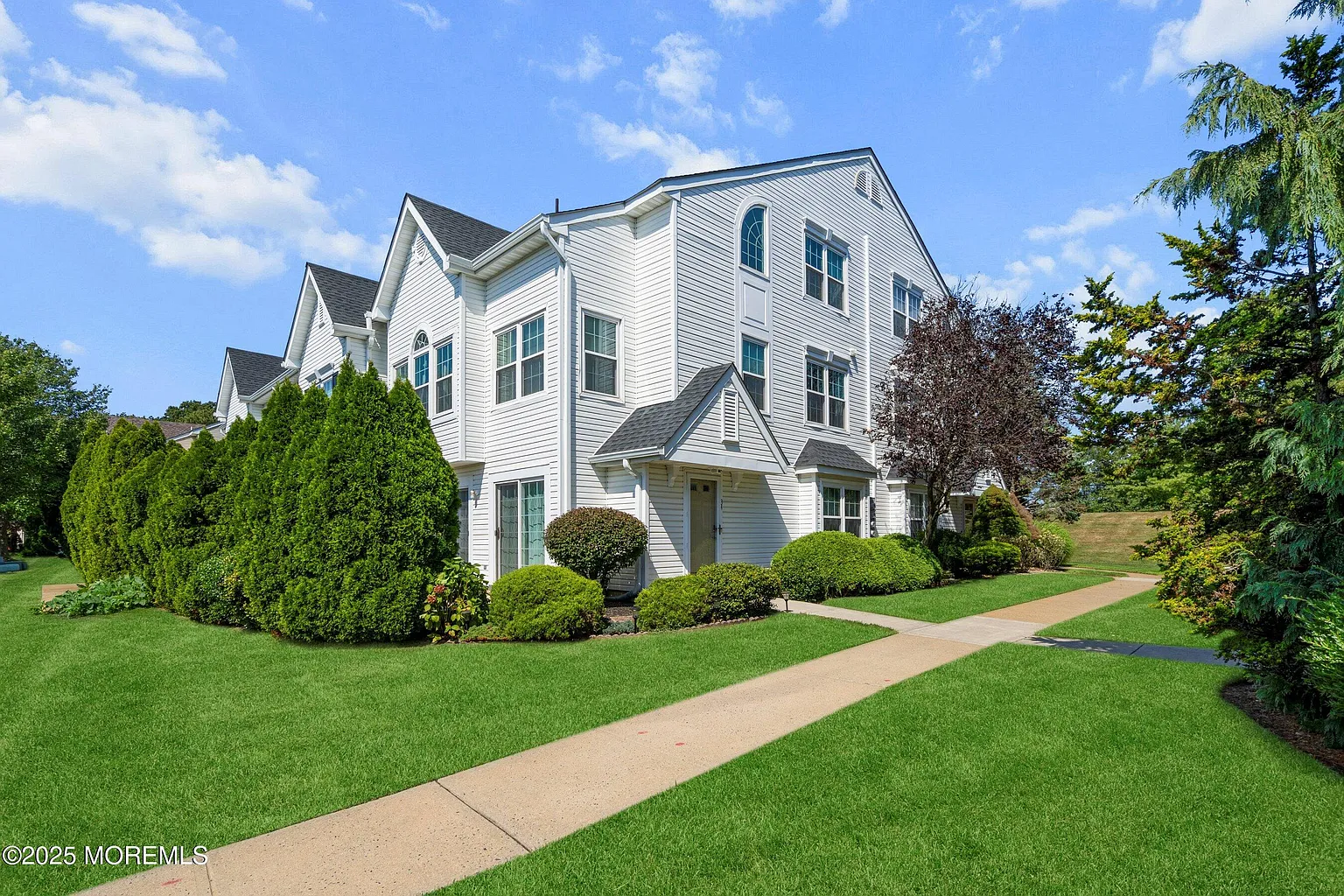 34 Madison Court photo 1