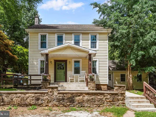 410 E Spring Valley Rd, Dillsburg, PA 17019
