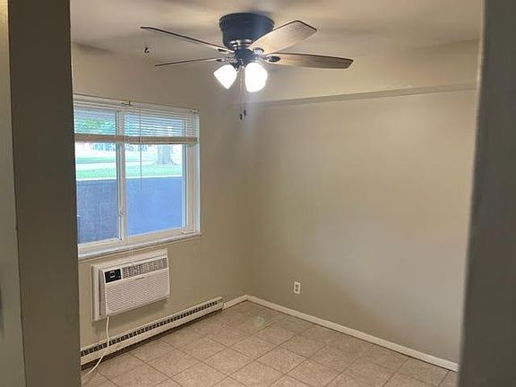 2nd image of 1016 Legrand Dr #3