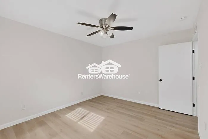 4840 Graham Ct — Photo 32
