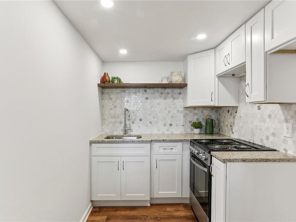 5th image of 2888 Bonanza Dr #B