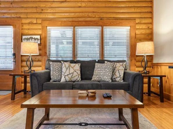 741 Golf View Blvd, Pigeon Forge, TN