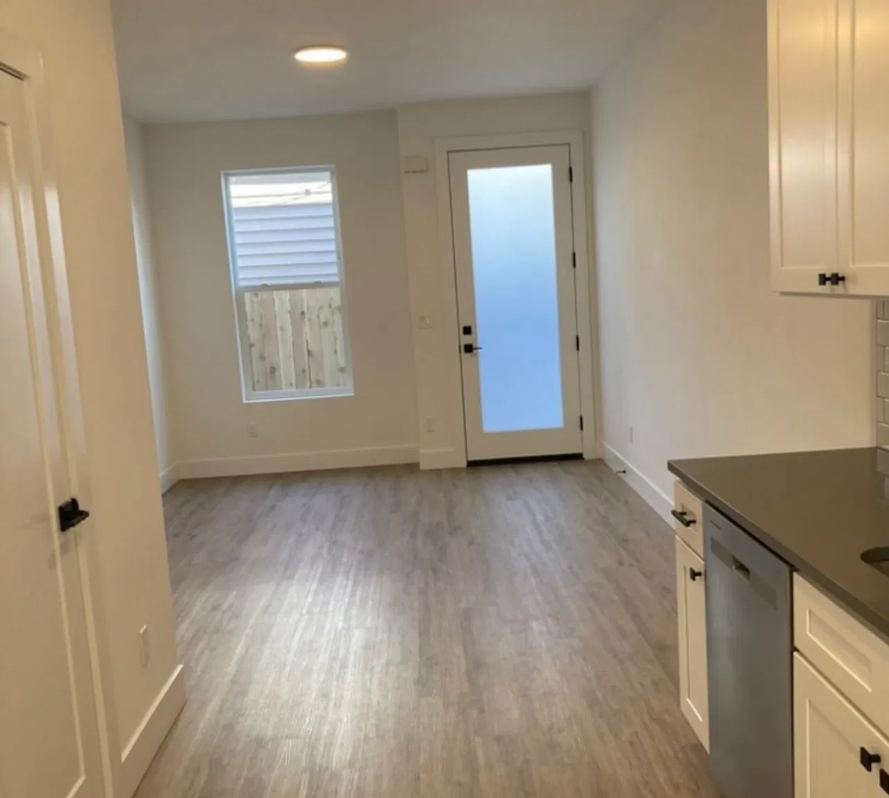 2 bed, 1.5 bath, 800 sqft, $2,200 — Photo 3