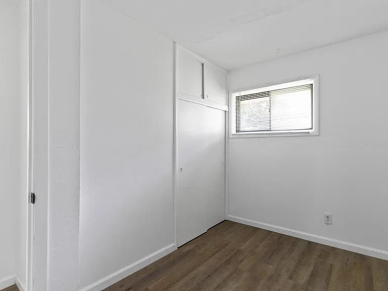 9835 Winkler Dr — Photo 15