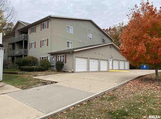 3804 Creek Hill Dr #3, Bettendorf, IA 52722