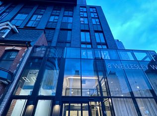 8 Wellesley St W #1816, Toronto, ON M4Y 0J5