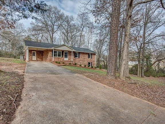 2nd image of 104 Hardwick Dr