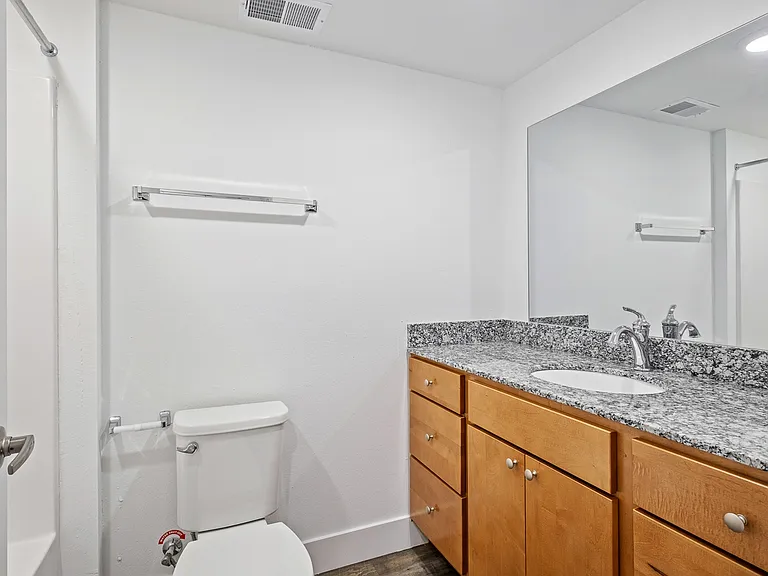 Georgetown West — Photo 30