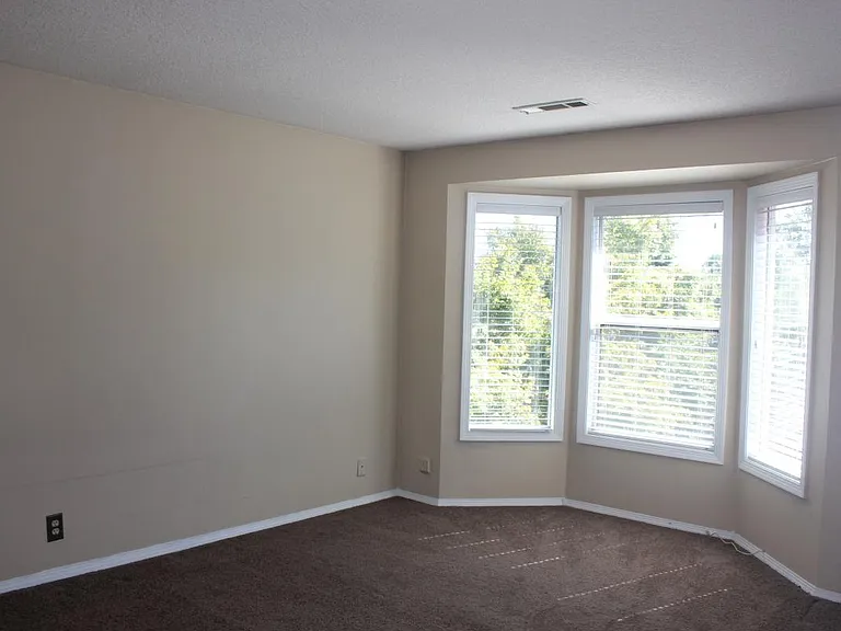 8394 SW 160th Ave — Photo 3