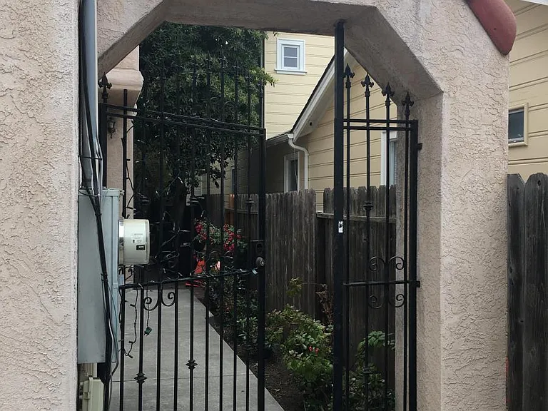 743 Adams St — Photo 4
