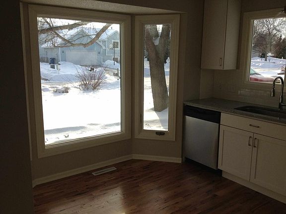 Large windows, breakfast nook