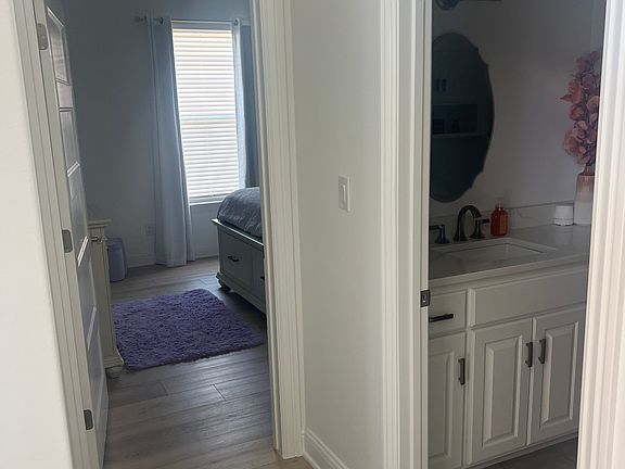 3rd image of 1521 Bristol Ln