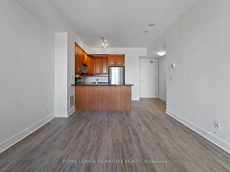 438 King St W #1417 — Photo 2