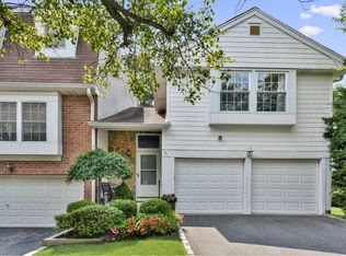 161 Hidden Ridge Dr, Syosset, NY