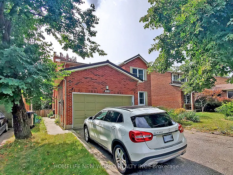 3954 Selkirk Pl #WALKOUT BASEMENT — Photo 1