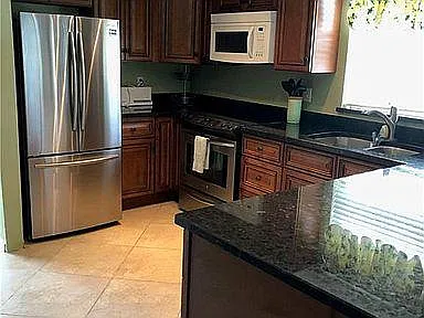Kitchen2 - 53 High Point Cir W #206